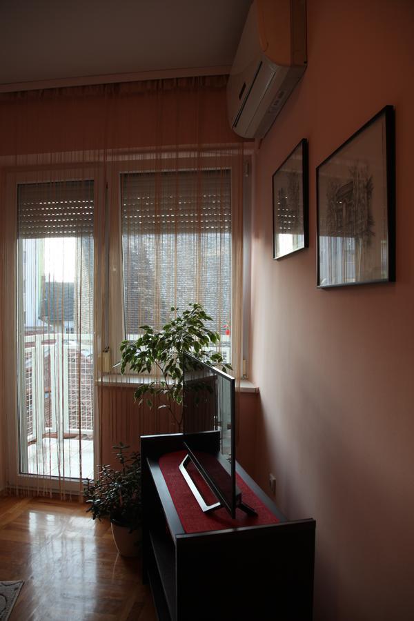 Momo'S Studio Apartment Subotica Eksteriør billede